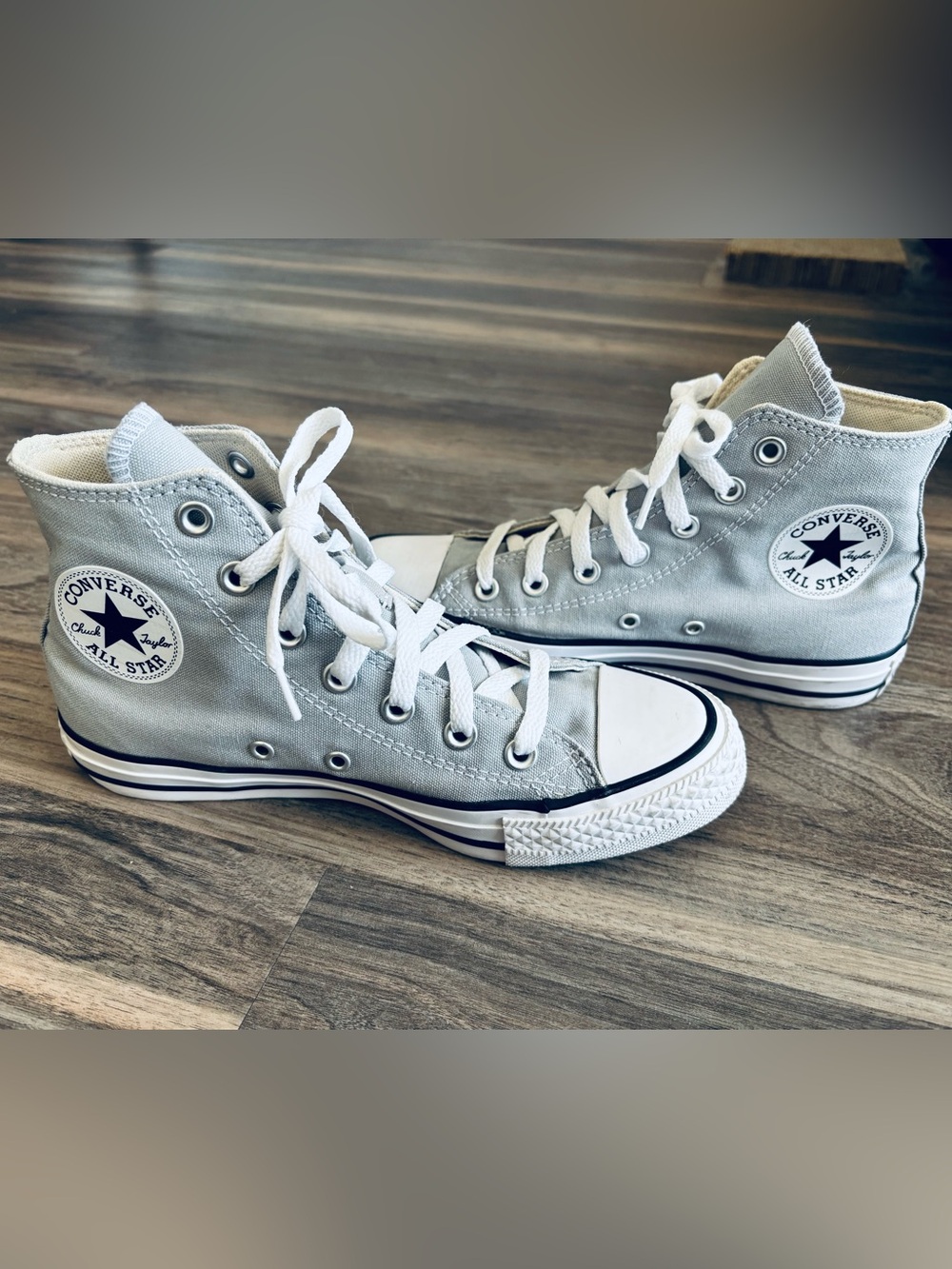 Converse Chuck Taylor All Star High Top Sneakers in Gray Sz 7 (Fits 7.5) EUC
